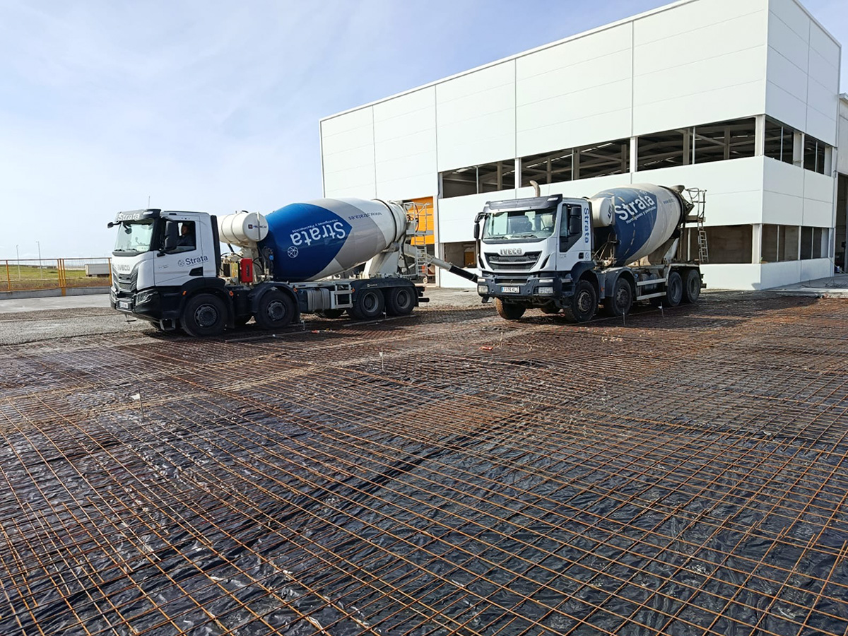 Pavimento de hormigón pulido realizado para Grúas Eugenio en Badajoz